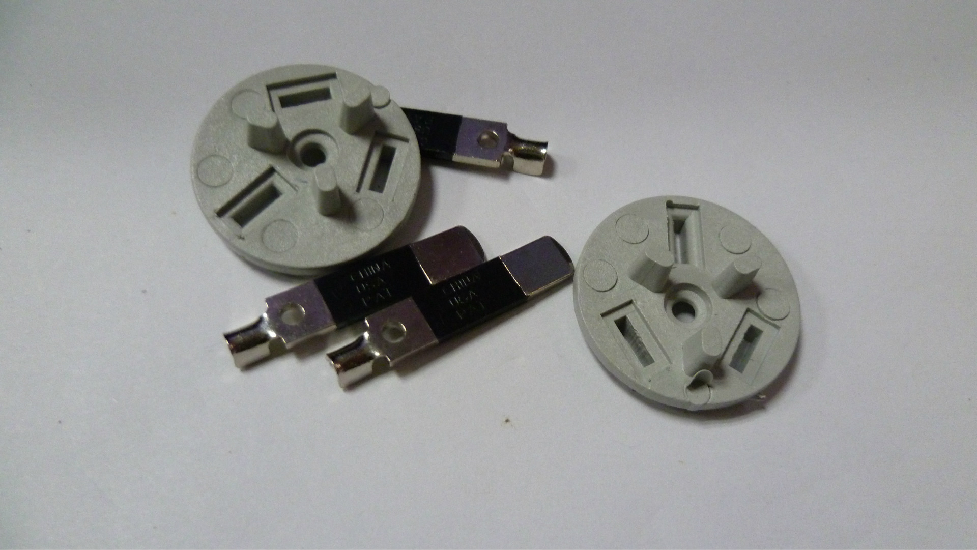 AMD凭借精准的战略布局、极致的性价比优势和开放的生态合作