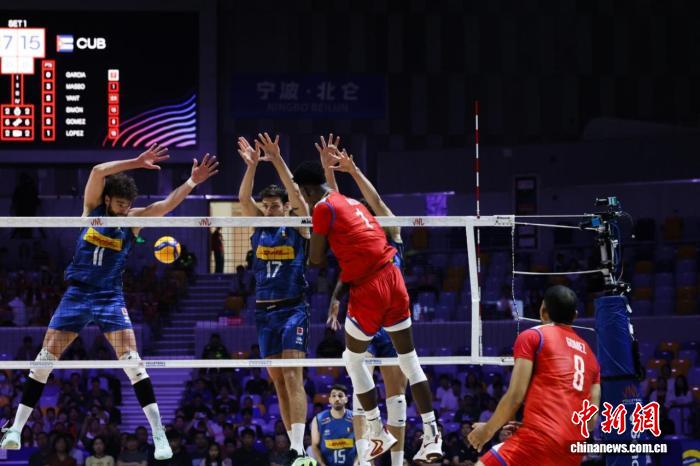 意大利男排在宁波北仑的1／4决赛3-1击败对手，晋
