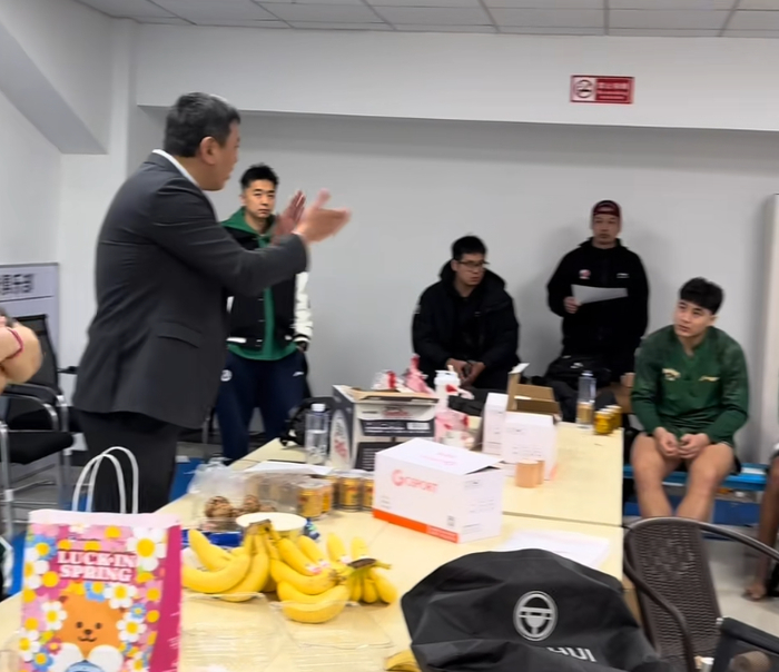 南京天之蓝力克浙江稠州金租 赛后更衣室化解矛