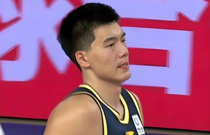 杜锋全运会夺冠后仍遭下课质疑，广东队联赛成