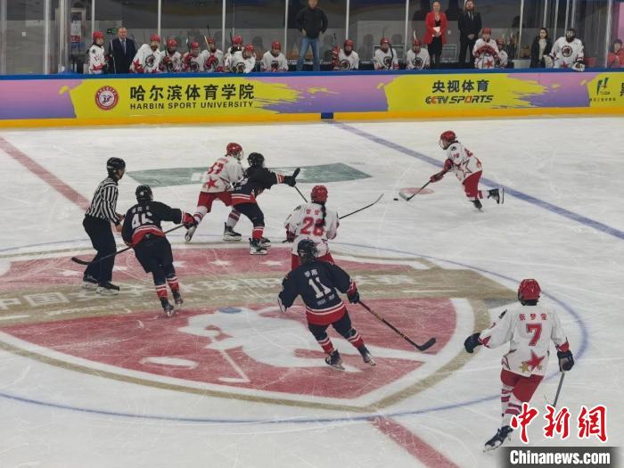 深圳昆仑鸿星队成功卫冕中国女子冰球联赛总冠