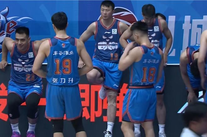 四川男篮36连败刷新CBA纪录 球迷呼吁改革