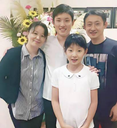 张本智和祭祖被拒引争议，身份认同困境引深思