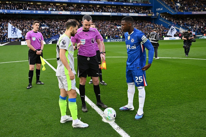 英超焦点战切尔西与曼城半场互交白卷